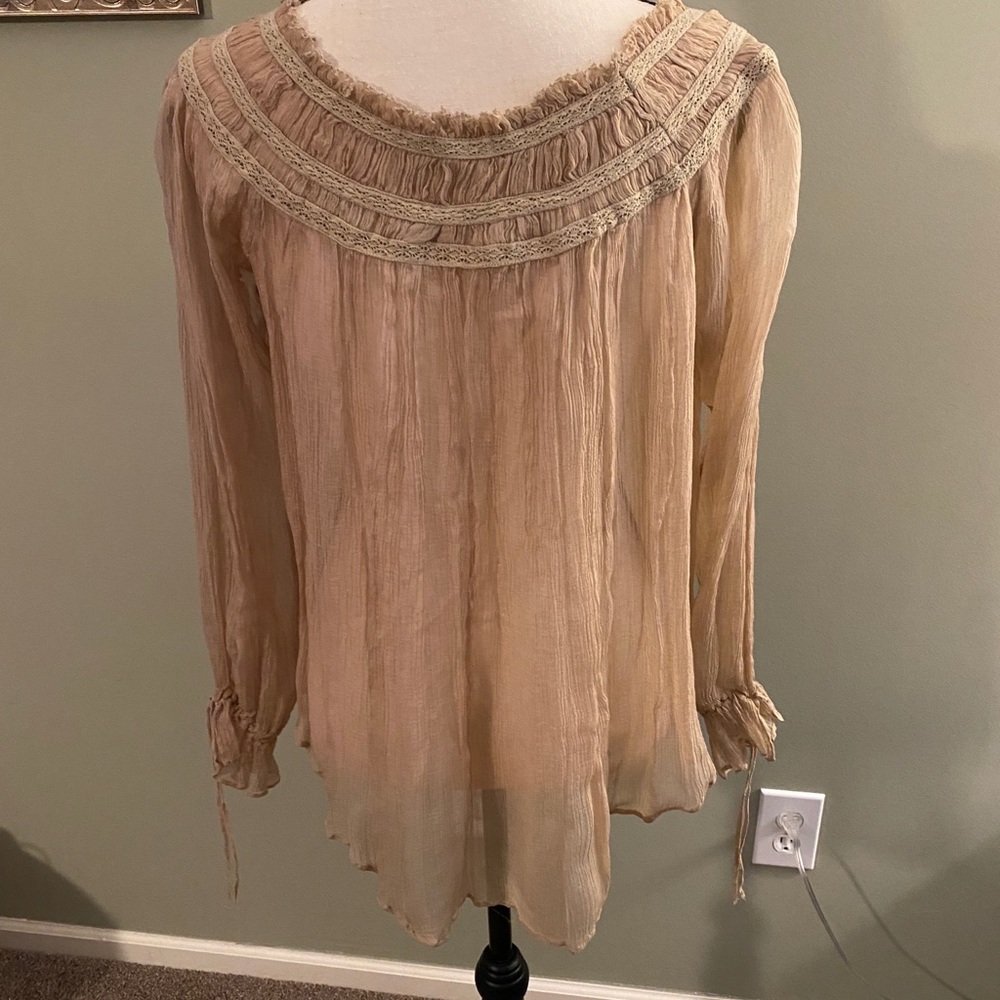Kimchi Blue Cream Pleated Blouse - Picture 4 of 4